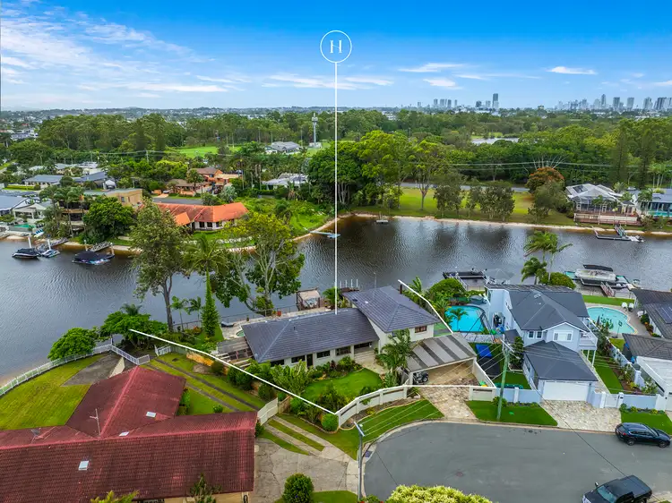 17 Andrew Avenue, Broadbeach Waters QLD 4218