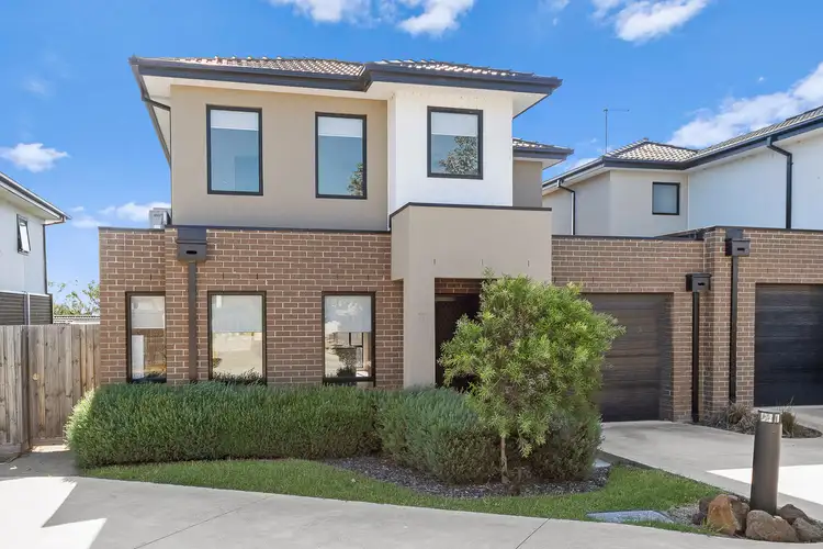 Main view of Homely townhouse listing, 17 Hotelier Court, Skye VIC 3977