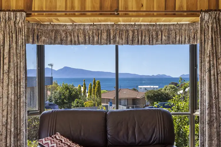 24 Victoria Street, Swansea TAS 7190