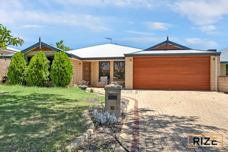 16 Strathalbyn Loop, Carramar WA 6031