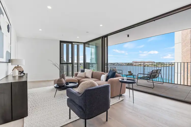 204/45 Honeysuckle Drive, Newcastle NSW 2300