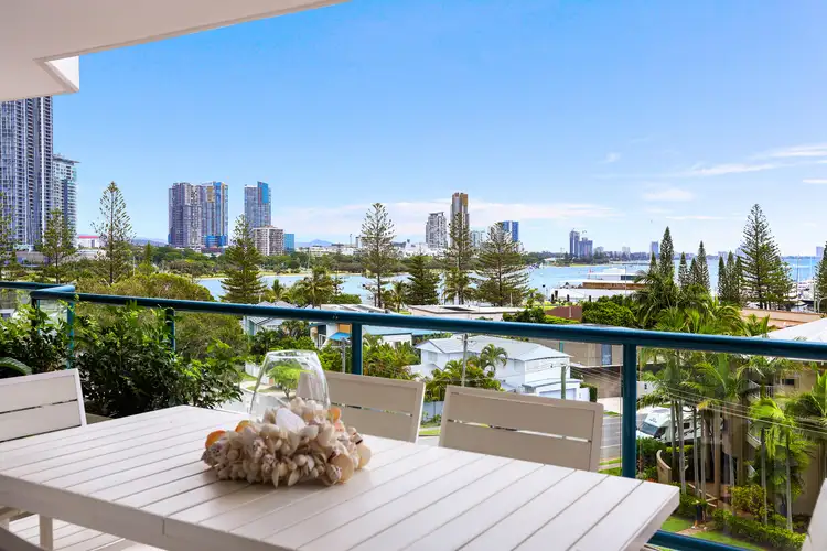 15/22 Montgomery Avenue, Main Beach QLD 4217
