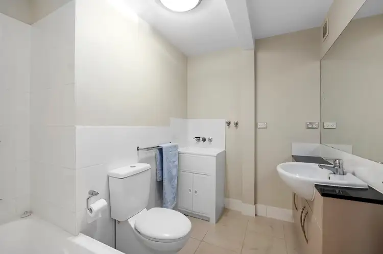 Fifth view of Homely unit listing, 1/104 Eugaree Street, Southport QLD 4215