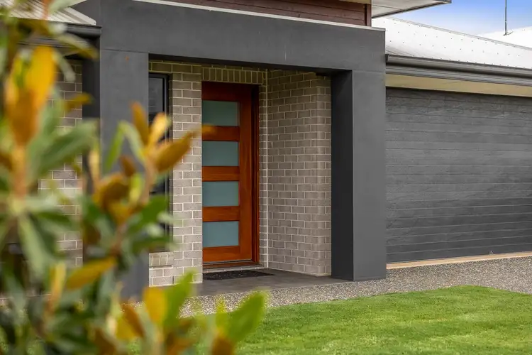 Second view of Homely house listing, 8 Madonna Circuit, Middle Ridge QLD 4350