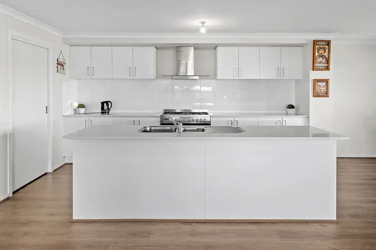 Sixth view of Homely house listing, 21 Highvale Rise, Warragul VIC 3820