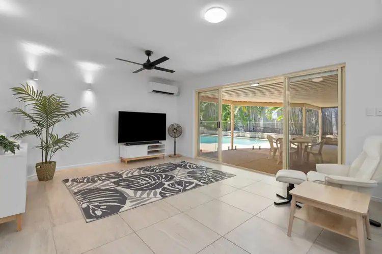 Fifth view of Homely house listing, 4 Raymond Crt, Mount Warren Park QLD 4207