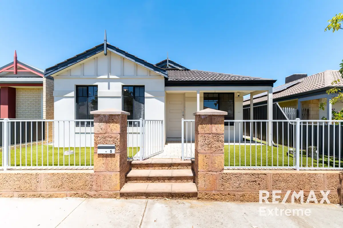 Main view of Homely house listing, 5 Dillwynia Bend, Banksia Grove WA 6031