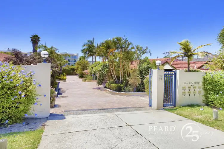 4/14 Alga Street, Scarborough WA 6019