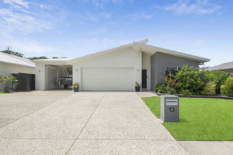 13 Forest Pines Boulevard, Forest Glen QLD 4556
