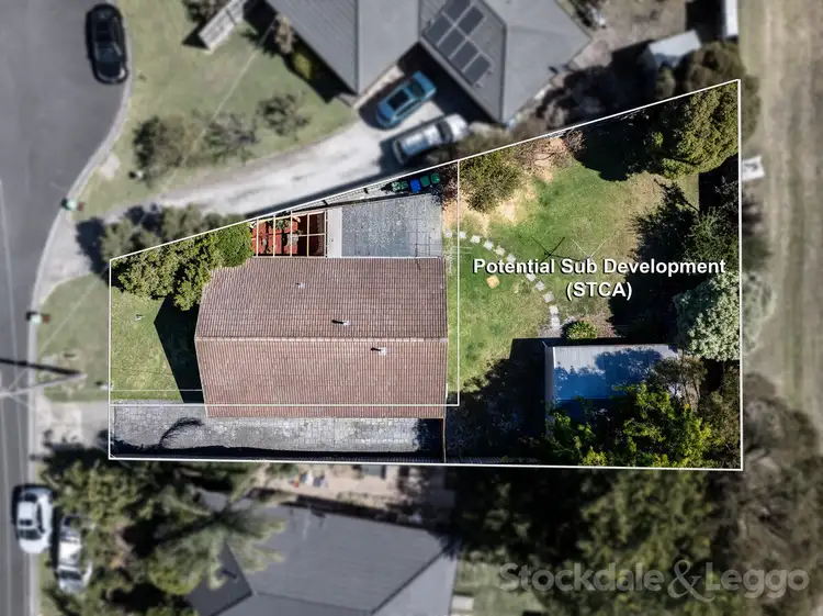Second view of Homely house listing, 7 Jamie Close, Cranbourne VIC 3977