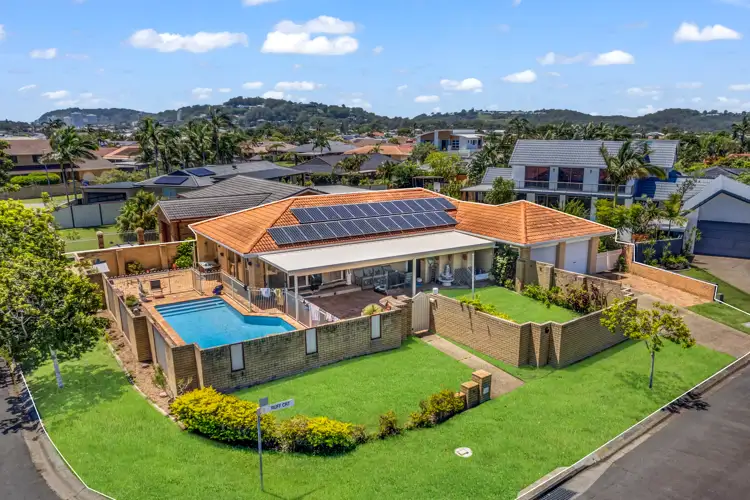 2 Ruff Court, Burleigh Waters QLD 4220