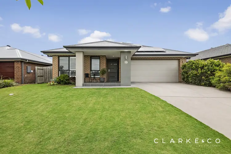 19 Lawrenson Parade, Thornton NSW 2322