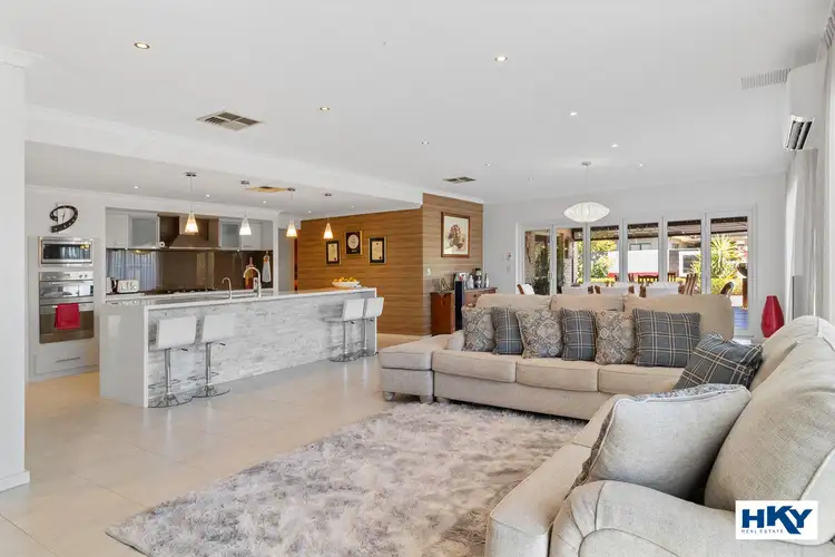 15 Manila Way, Aveley WA 6069