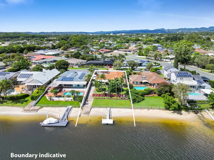 6 Wanneroo Court, Mermaid Waters QLD 4218
