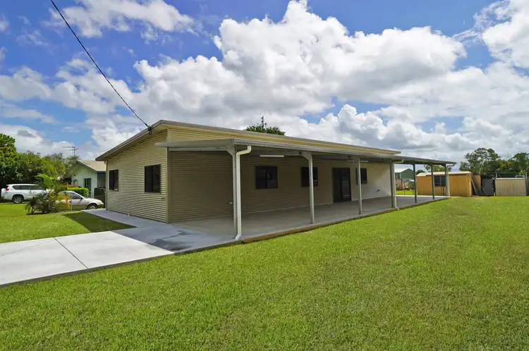 25 Martin Avenue, Mareeba QLD 4880