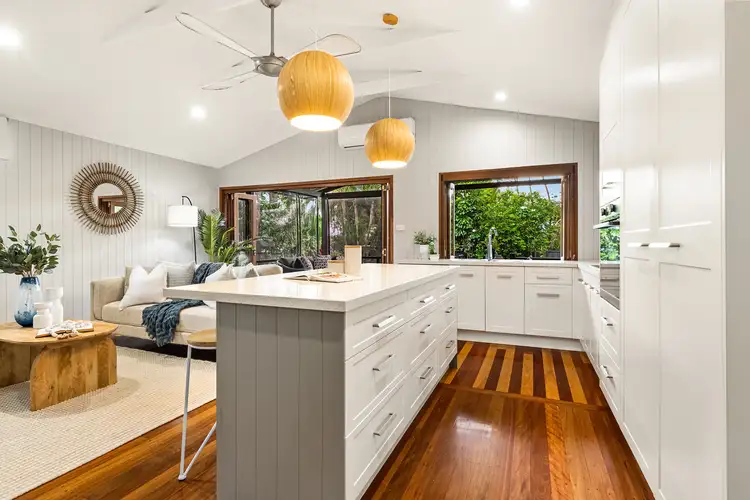 92 Thomas Street, Birkdale QLD 4159