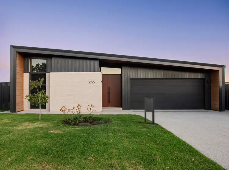 255 Clifton Boulevard, Griffith NSW 2680