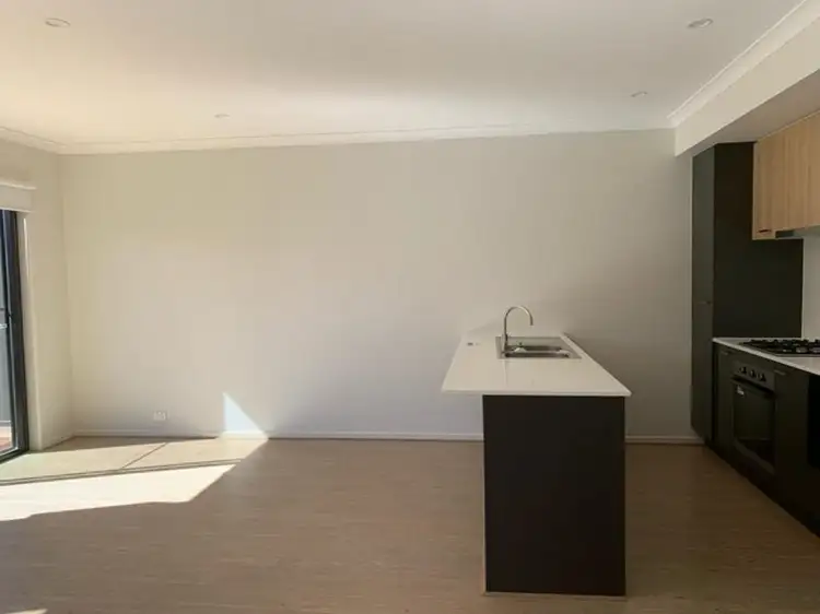 Fifth view of Homely house listing, 15 Sumar Drive, Craigieburn VIC 3064
