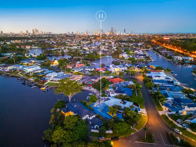 4 River Crescent, Broadbeach Waters QLD 4218