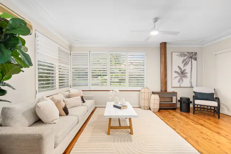 10 Tingira Crescent, Wyoming NSW 2250