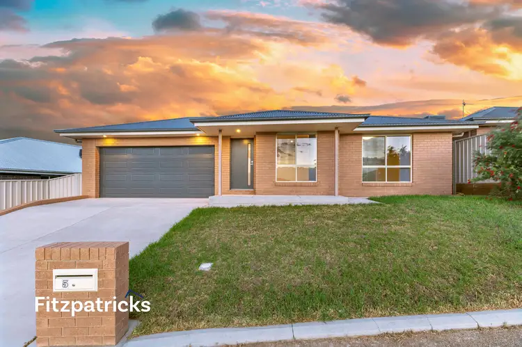 5 Winter Avenue, Gobbagombalin NSW 2650