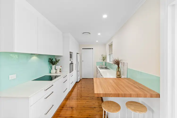 Second view of Homely house listing, 8 Sunshine Drive, Point Clare NSW 2250