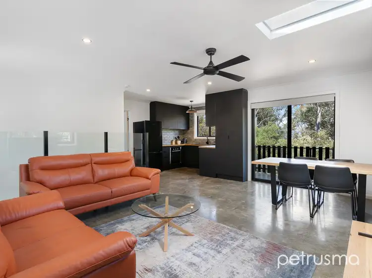 8 Summer Court, Mount Nelson TAS 7007