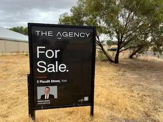 2 Plaudit Street, York WA 6302