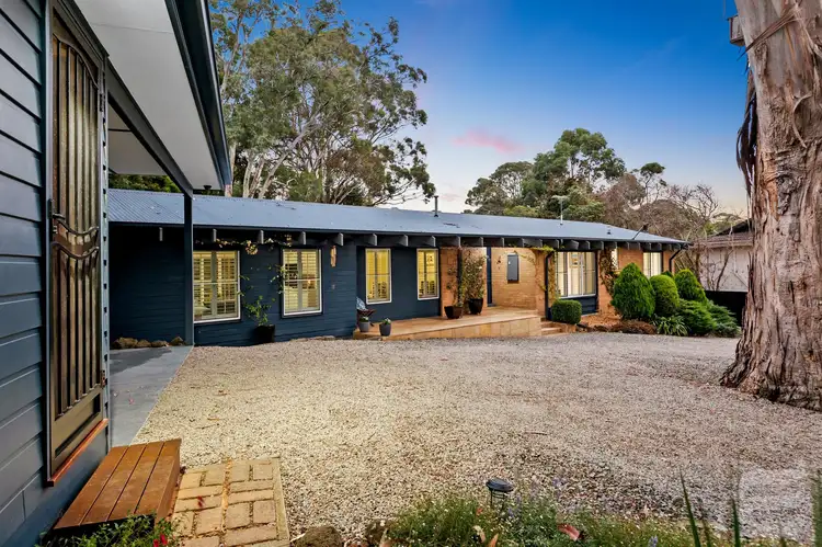 15 Bareena Drive, Mount Eliza VIC 3930