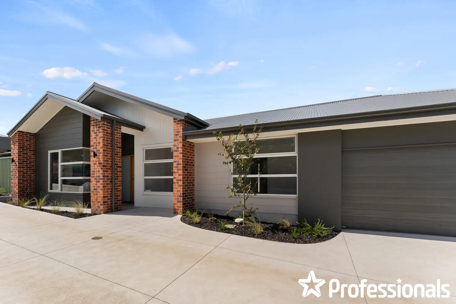 Main view of Homely house listing, 2/221 Peel Street, Bathurst NSW 2795