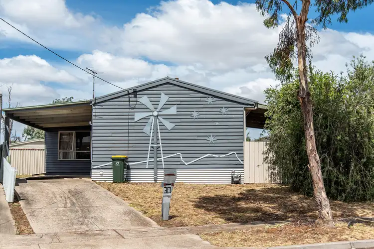 30 Duke Avenue, Hamilton VIC 3300