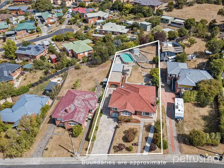 17 Radcliff Crescent, Rosetta TAS 7010