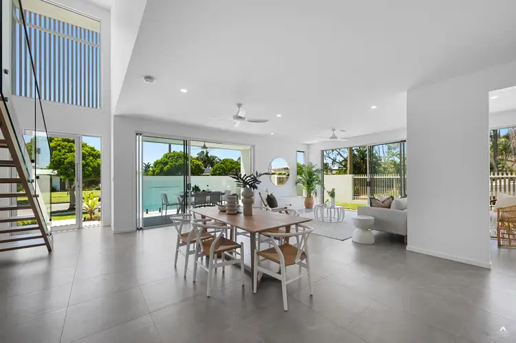Residence 1/18 Currawan Street, Warana QLD 4575