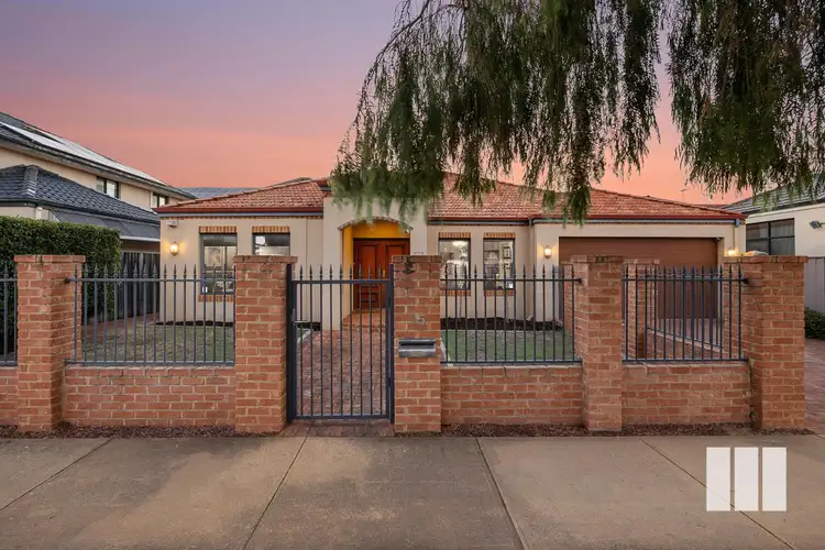 15 Mount Henry Road, Salter Point WA 6152