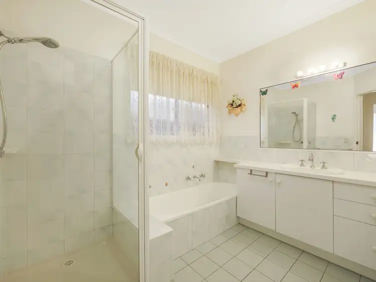 Fifth view of Homely house listing, 2/8 Kingsway Court, Warrnambool VIC 3280