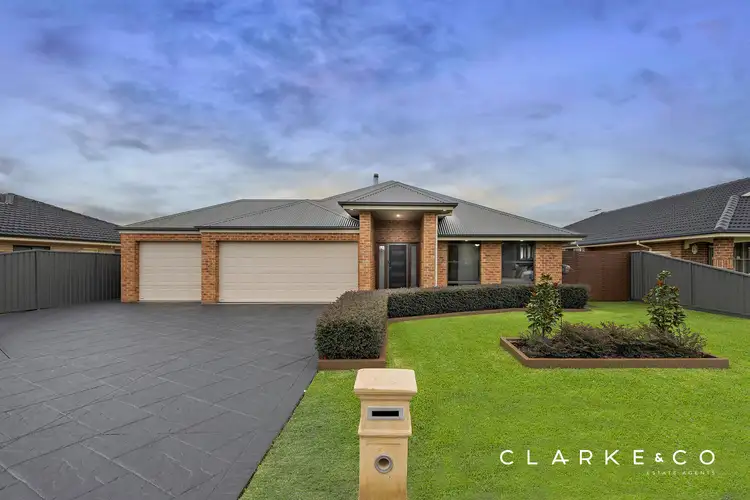 9 Greenwood Grove, Rutherford NSW 2320