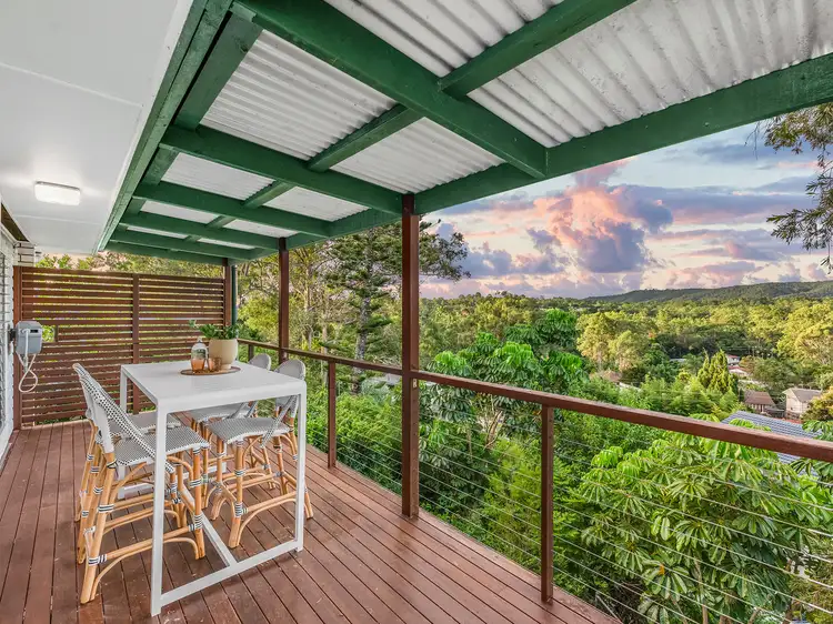 31 Rothesay Street, Kenmore QLD 4069