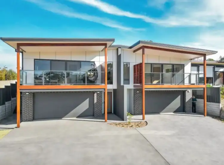 7 Kira Lani Court