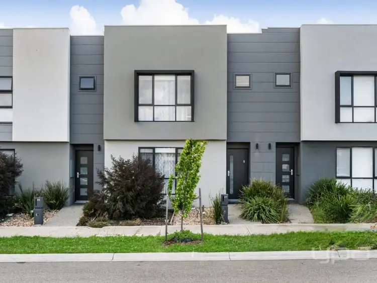27 Hollywood Drive, Roxburgh Park VIC 3064