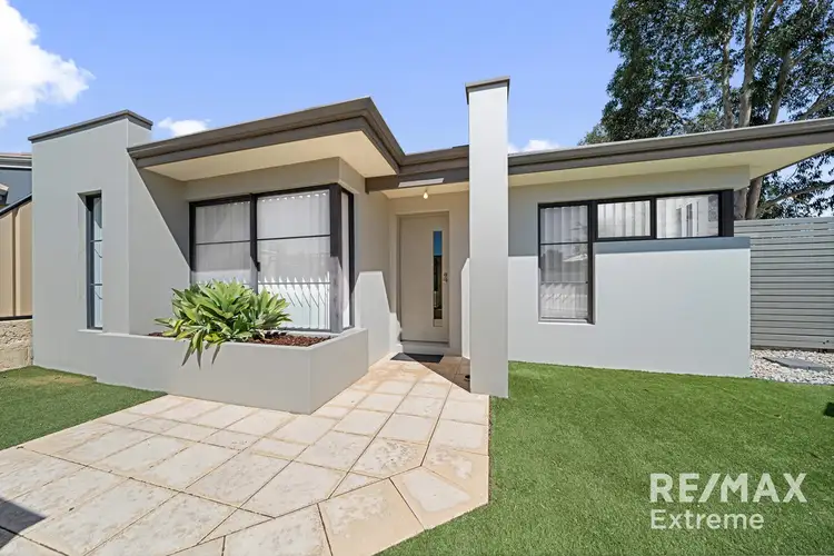 14 Rocklands Loop, Carramar WA 6031
