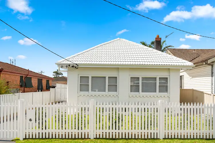 32 Rawson Street, Mayfield NSW 2304