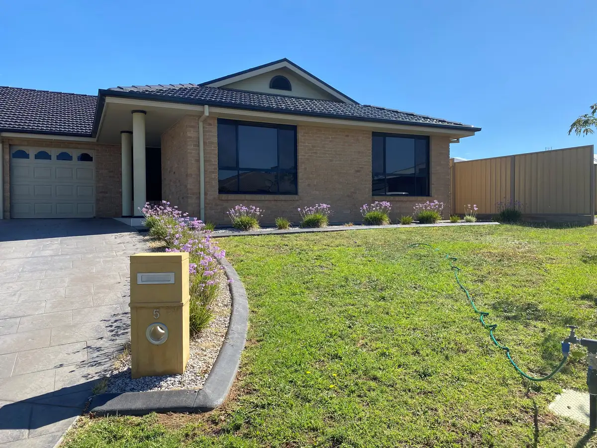 Main view of Homely semi-detached listing, 5 Terrazzo Court, Dubbo NSW 2830