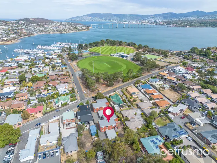 8/20 Lincoln Street, Lindisfarne TAS 7015