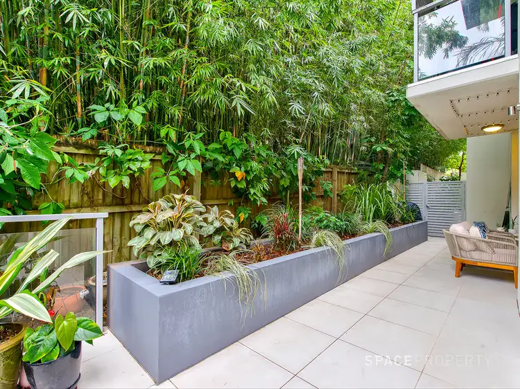 2 Little Bennett Street