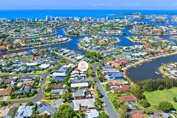 2/7 Carrothool Place, Mooloolaba QLD 4557