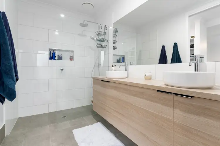 Sixth view of Homely house listing, 3 Davis Court, Tangambalanga VIC 3691