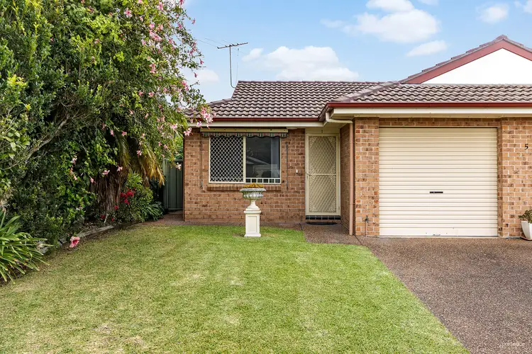 1/5 Minnesota Way, Warners Bay NSW 2282