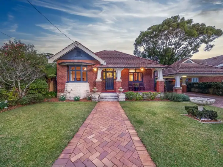 15 Duntroon Avenue, Roseville NSW 2069
