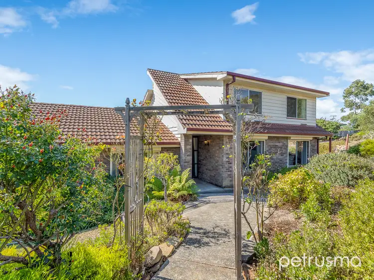 5 Woodlands Drive, Blackmans Bay TAS 7052