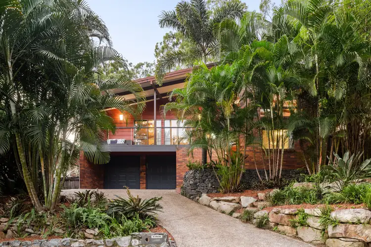 33 Clarina Street, Chapel Hill QLD 4069